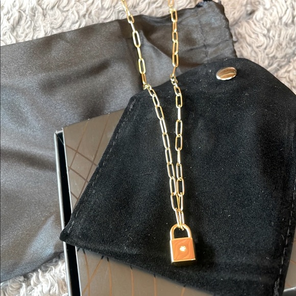 NWT Gold Plated Lock chain necklace - Picture 1 of 3